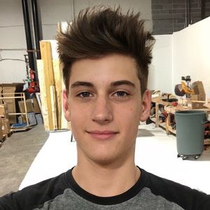 Meet your Posher, Christopher